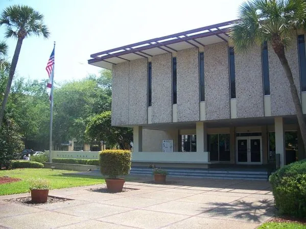 Top air duct cleaning services company in Winter Park FL - View of a cleaner Winter Park air environment after the job is done.